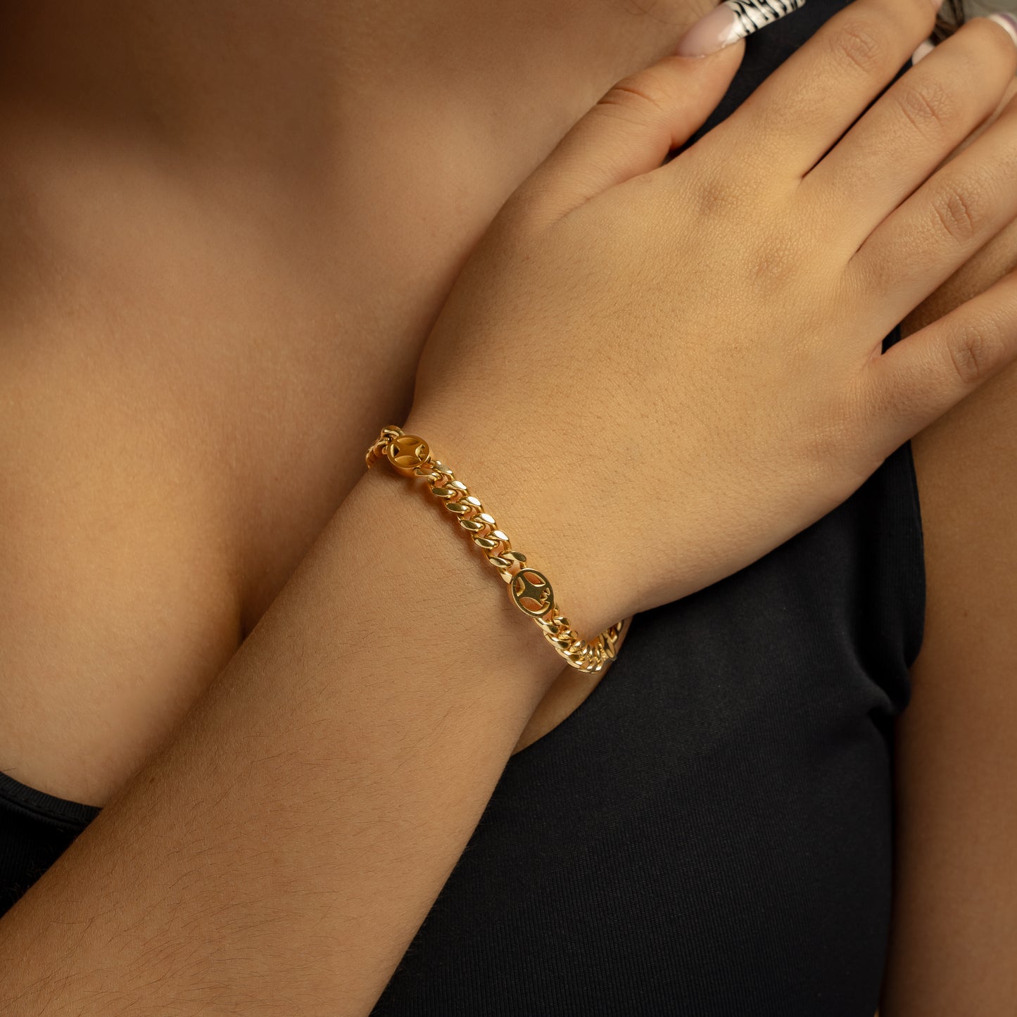 Cuban link bracelet 6 mm Signature Gold