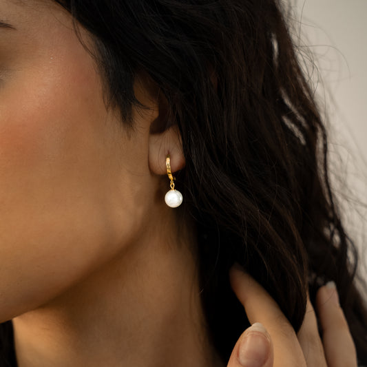 Pearl golden earrings