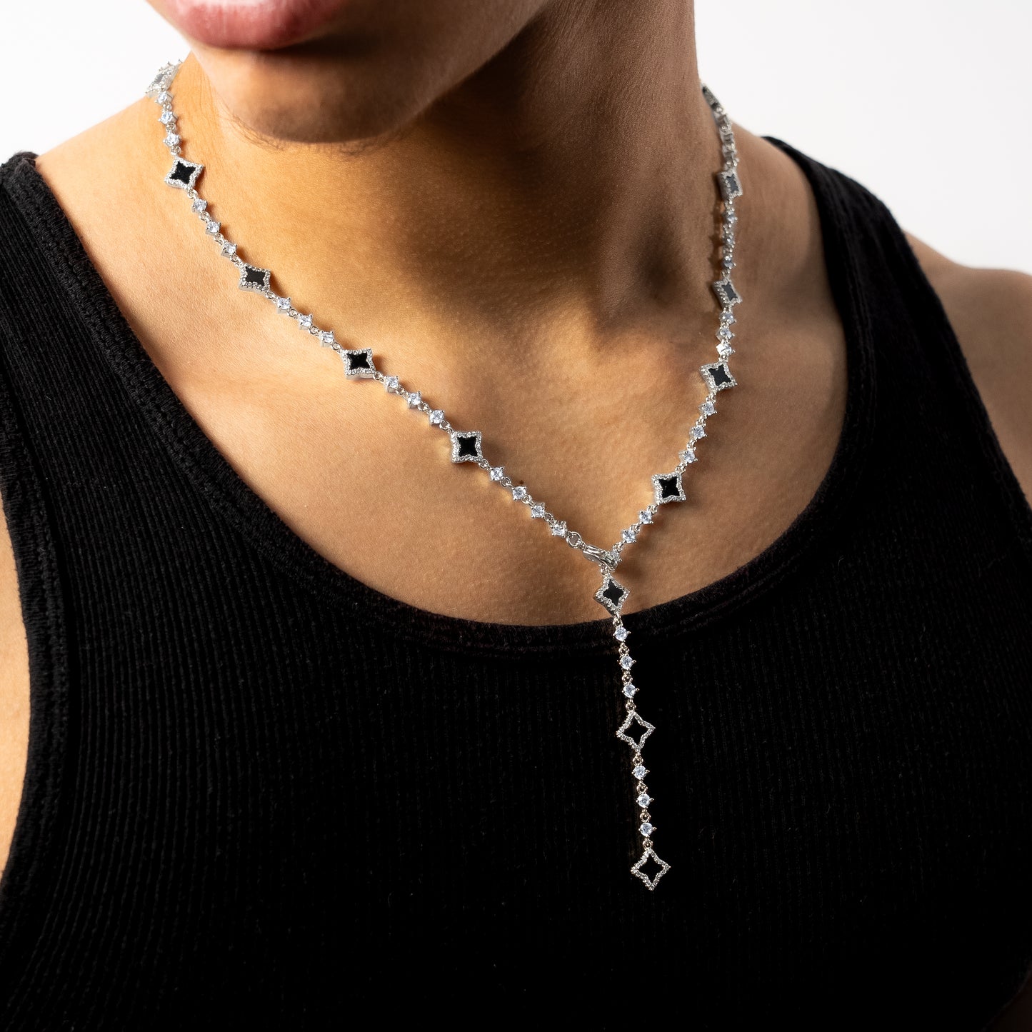 Lariat Flower Tennis Silver - Black Pattern
