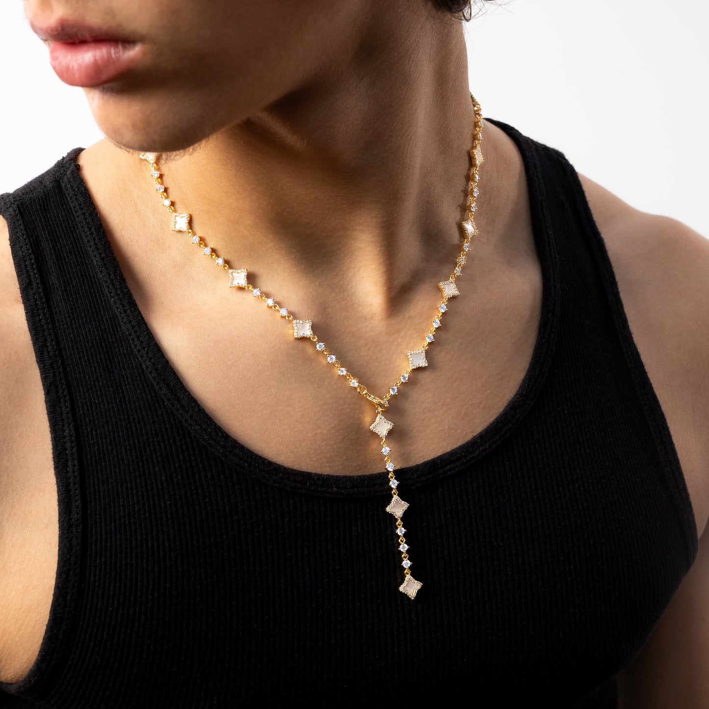 Lariat Flower Tennis Gold - White Pattern