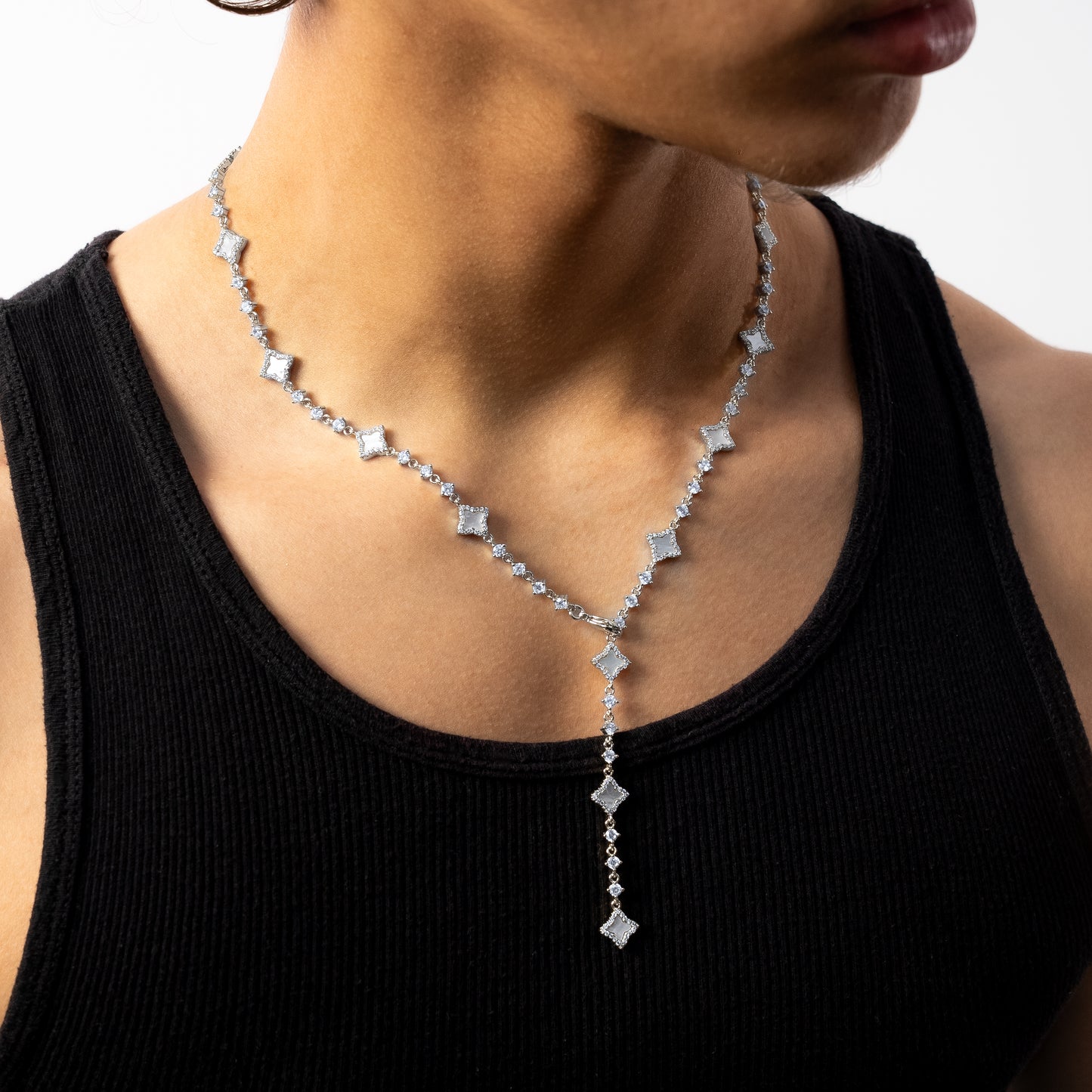 Lariat Flower Tennis Silver - White Pattern