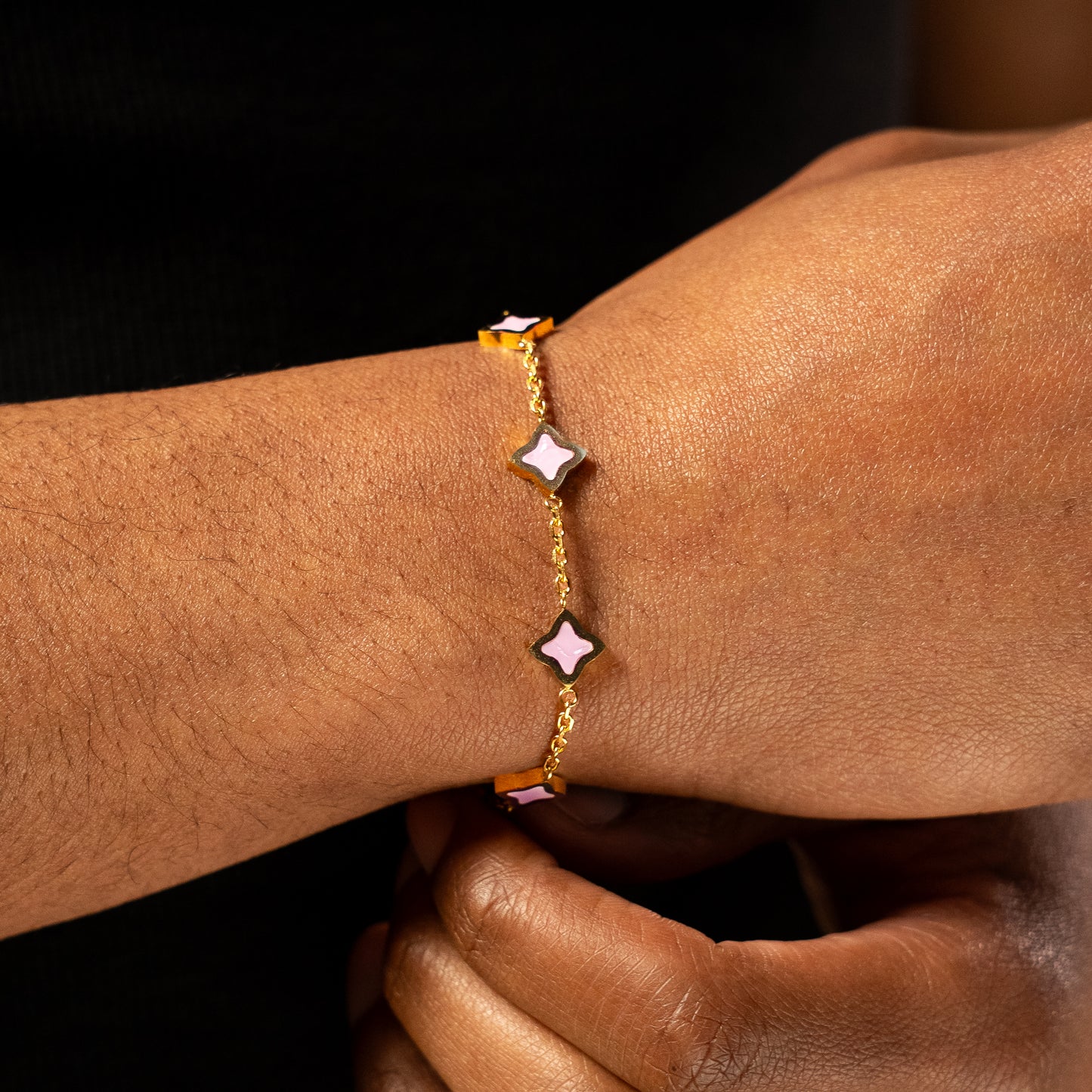 Flower Cable Bracelet in Gold - Rose Pattern