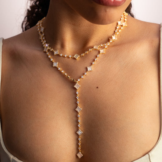 Lariat Flower Tennis Gold - White Pattern