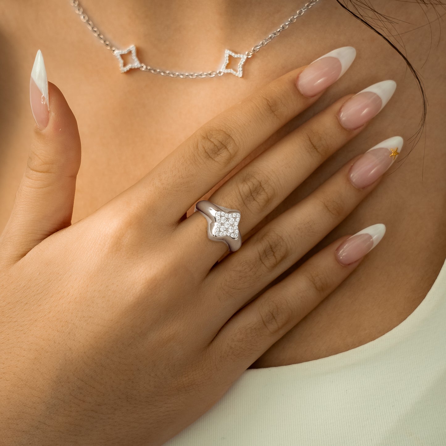 Flower signet ring silver