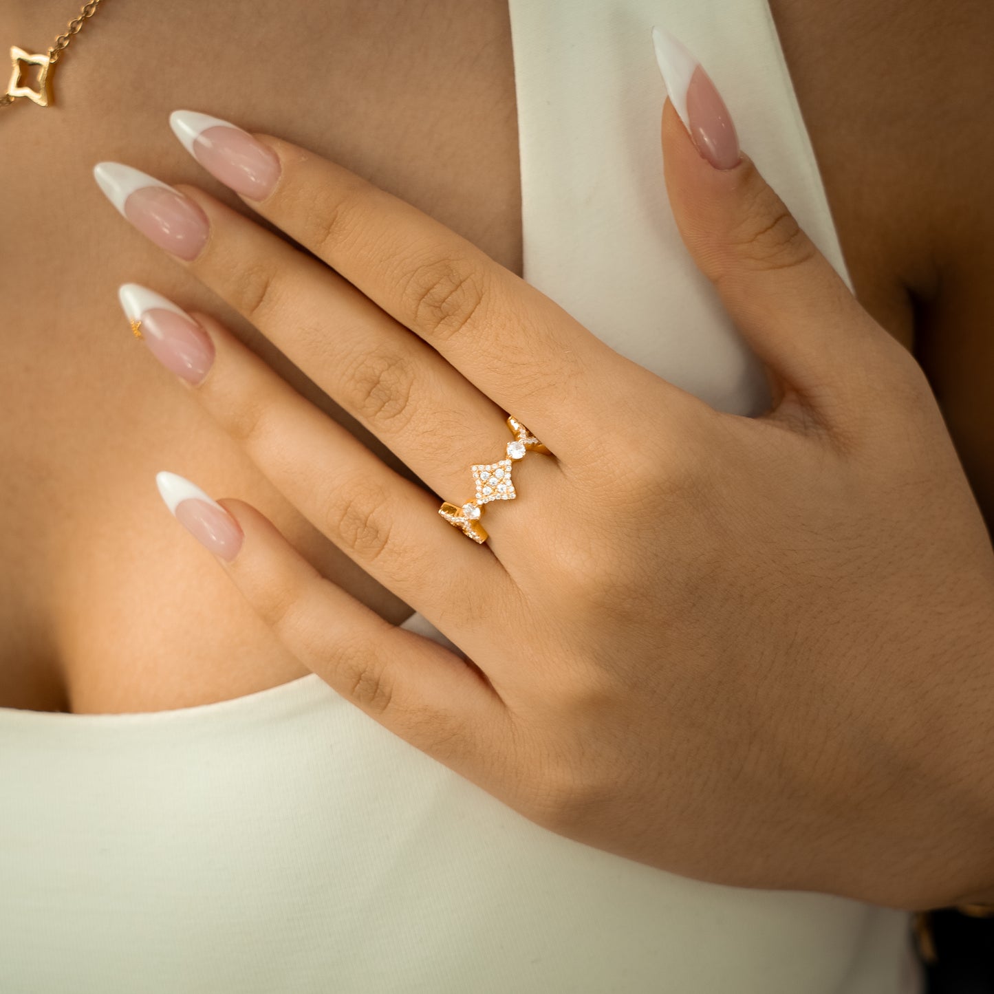 Flower tennis ring gold