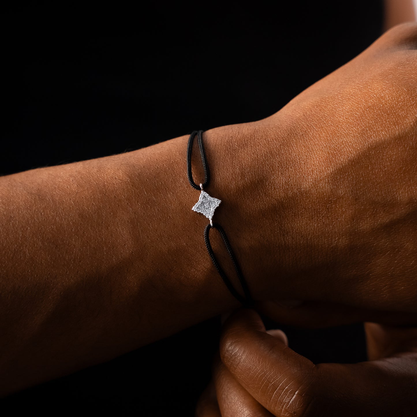 Flower cord bracelet - Black