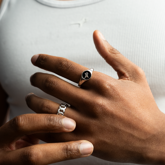 Signature Round signet ring silver